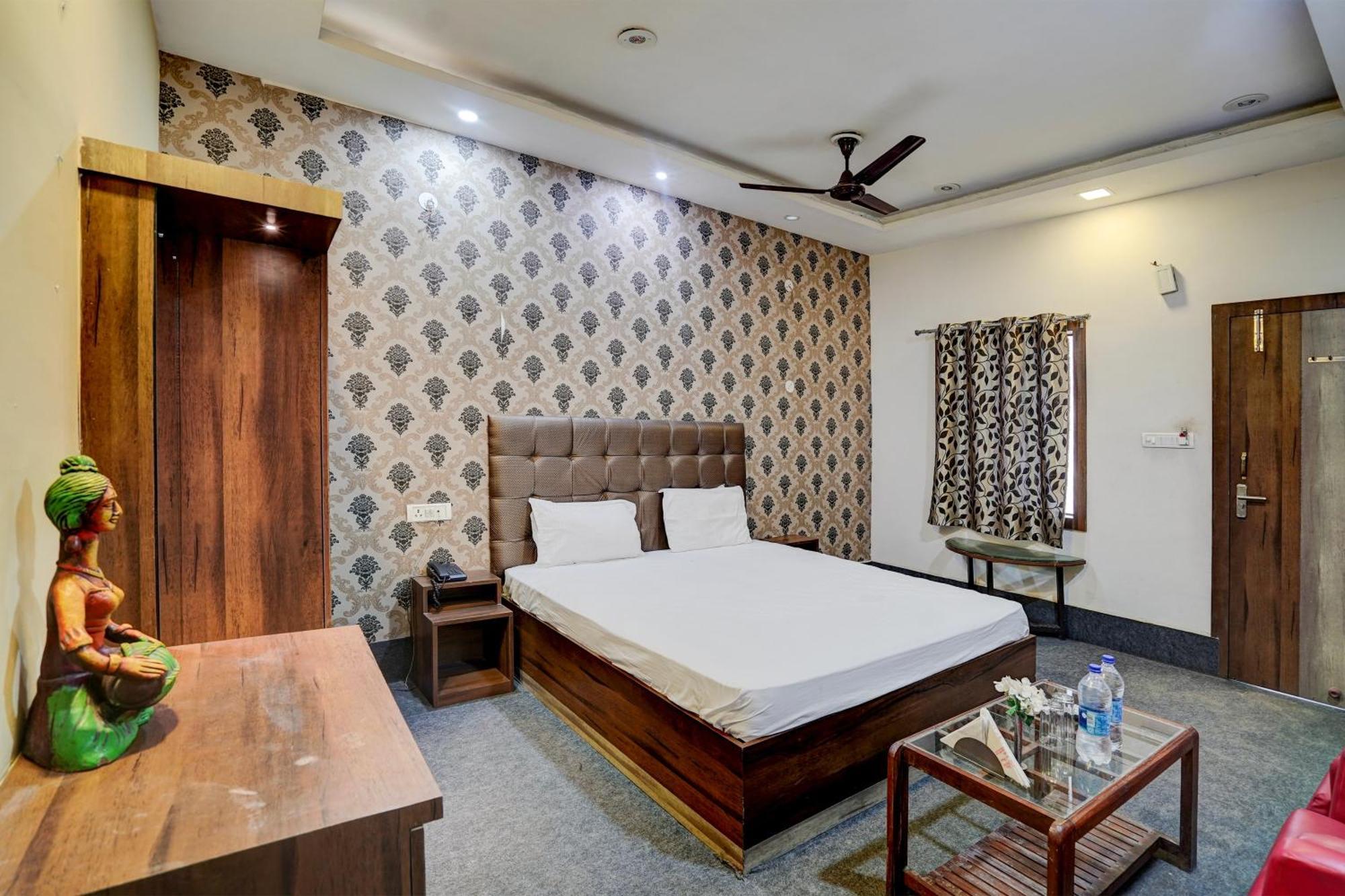 Hotel O Shyam Utsav Mirzāpur Exterior photo